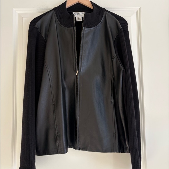 Pendleton Women’s Zip Front Leather Jacket - Picture 2 of 5